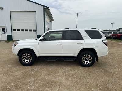 2018 Toyota 4Runner, $32500. Photo 4