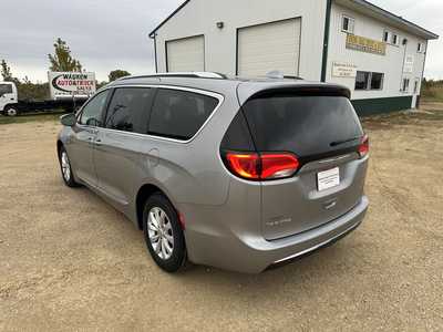 2018 Chrysler Pacifica, $16595. Photo 5