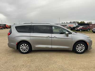 2018 Chrysler Pacifica, $16595. Photo 8