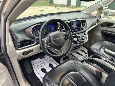 2018 Chrysler Pacifica, $16595. Photo 9