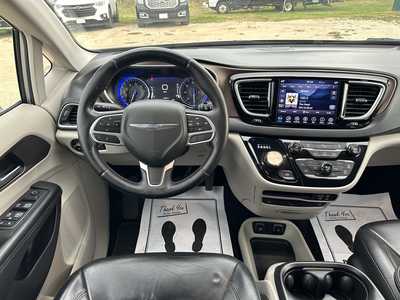 2018 Chrysler Pacifica, $16595. Photo 10