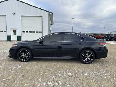 2020 Toyota Camry, $21950. Photo 4