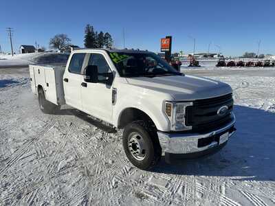 2019 Ford F350 Crew Cab, $33950. Photo 1
