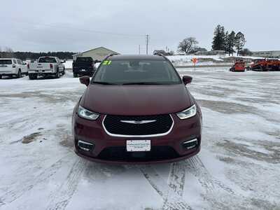 2021 Chrysler Pacifica, $18995. Photo 2