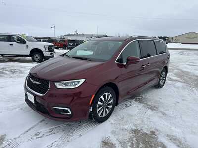 2021 Chrysler Pacifica, $18995. Photo 3