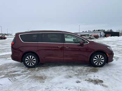 2021 Chrysler Pacifica, $18995. Photo 8