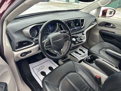 2021 Chrysler Pacifica, $18995. Photo 9