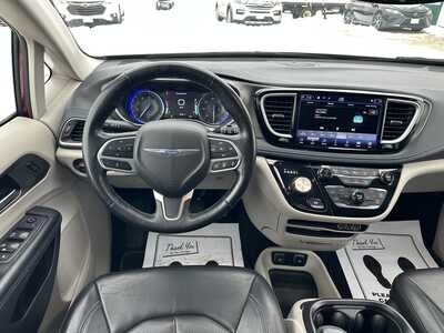 2021 Chrysler Pacifica, $18995. Photo 10