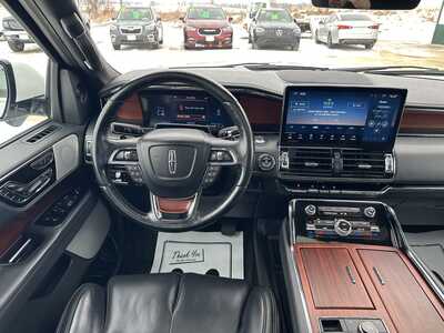 2023 Lincoln Navigator L, $49750. Photo 11