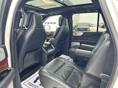 2023 Lincoln Navigator L, $49750. Photo 12