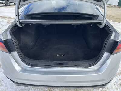 2019 Nissan Altima, $11950. Photo 7