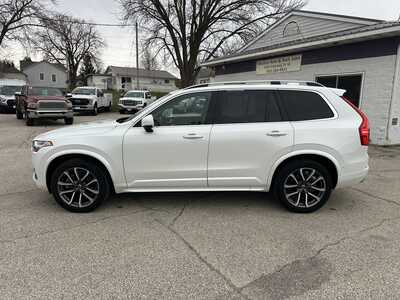 2019 Volvo XC90, $18995. Photo 4