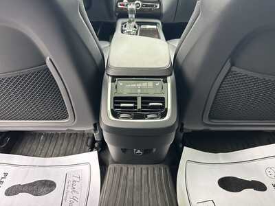 2019 Volvo XC90, $18995. Photo 12