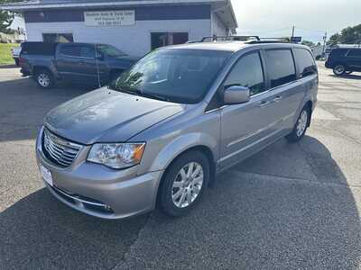 2013 Chrysler Town & Country, $3250. Photo 3