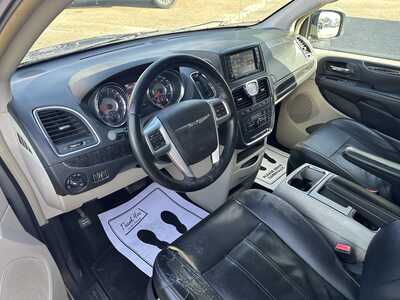 2013 Chrysler Town & Country, $3250. Photo 9