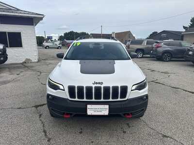 2019 Jeep Cherokee, $13995. Photo 3