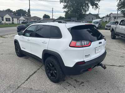 2019 Jeep Cherokee, $13995. Photo 6