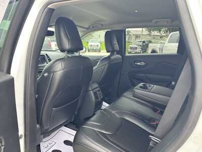 2019 Jeep Cherokee, $13995. Photo 12