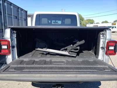 2023 Jeep Gladiator, $40450. Photo 12