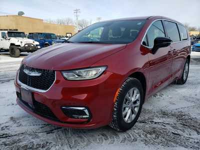 2025 Chrysler Pacifica, $44602. Photo 12