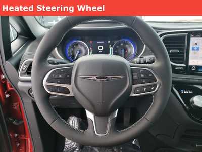 2025 Chrysler Pacifica, $44602. Photo 6