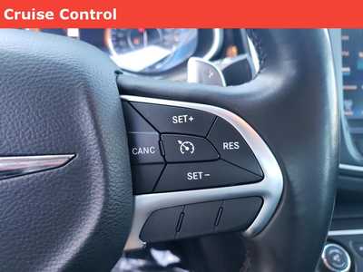 2015 Chrysler 200, $11450. Photo 3