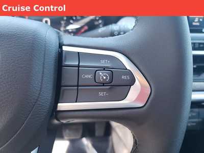 2025 Jeep Compass, $27860. Photo 4