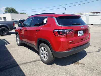 2025 Jeep Compass, $27612. Photo 5