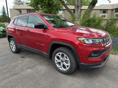 2025 Jeep Compass, $28722. Photo 1
