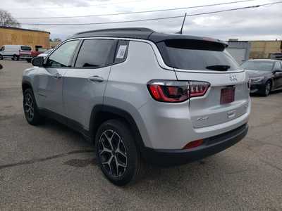 2025 Jeep Compass, $31335. Photo 12