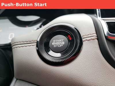 2025 Jeep Compass, $31335. Photo 8