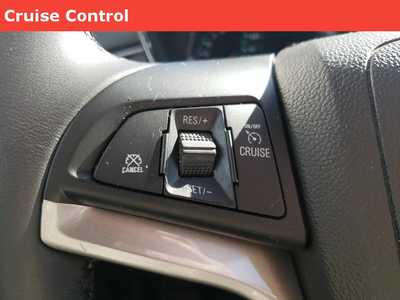 2020 Chevrolet Trax, $14490. Photo 2