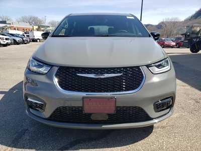 2025 Chrysler Pacifica, $44220. Photo 11