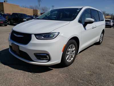 2023 Chrysler Pacifica, $25750. Photo 12