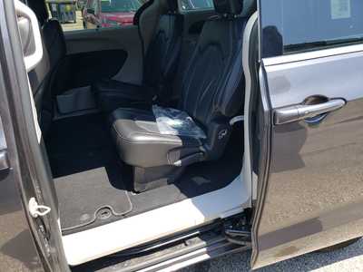 2023 Chrysler Pacifica, $24450. Photo 11