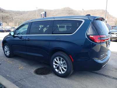 2025 Chrysler Pacifica, $42635. Photo 11