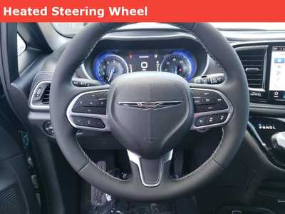 2025 Chrysler Pacifica, $42635. Photo 5