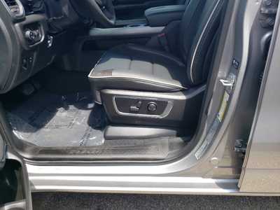 2025 RAM 1500 Crew Cab, $59737. Photo 11