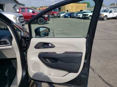 2023 Chrysler Pacifica, $24450. Photo 12