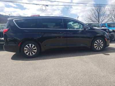 2023 Chrysler Pacifica, $24450. Photo 3