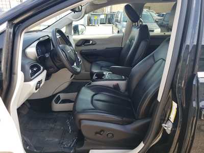 2023 Chrysler Pacifica, $24450. Photo 9