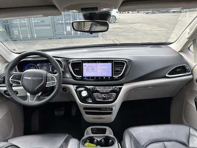 2023 Chrysler Pacifica, $24450. Photo 3