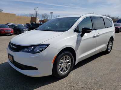 2025 Chrysler Voyager, $39190. Photo 7