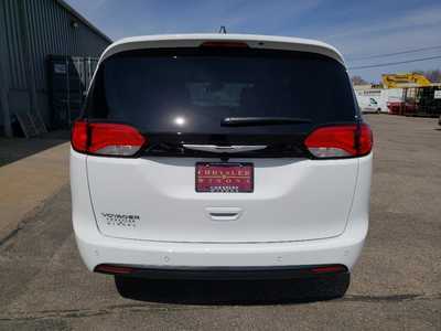 2025 Chrysler Voyager, $39190. Photo 9