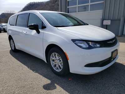 2025 Chrysler Voyager, $39190. Photo 1