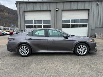 2021 Toyota Camry, $20990. Photo 2