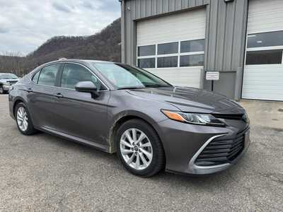 2021 Toyota Camry, $20990. Photo 1