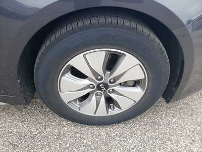2017 Kia Optima, $8490. Photo 8