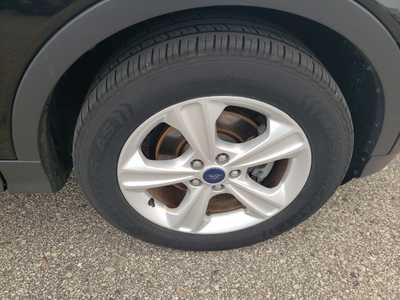 2013 Ford Escape, $6490. Photo 9