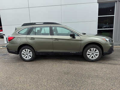 2018 Subaru Outback, $17990. Photo 2